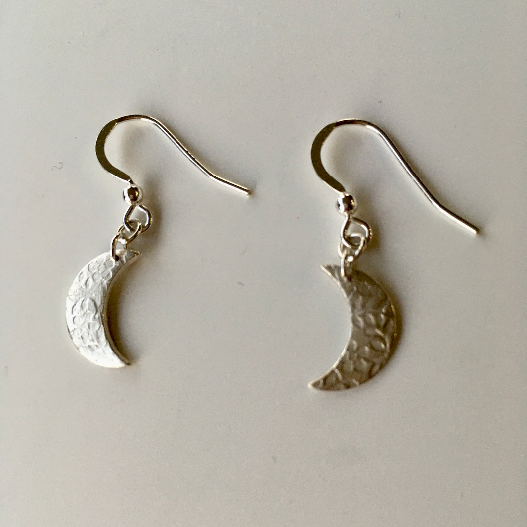 Alison Keenan Small crescent moon earrings - 3cm