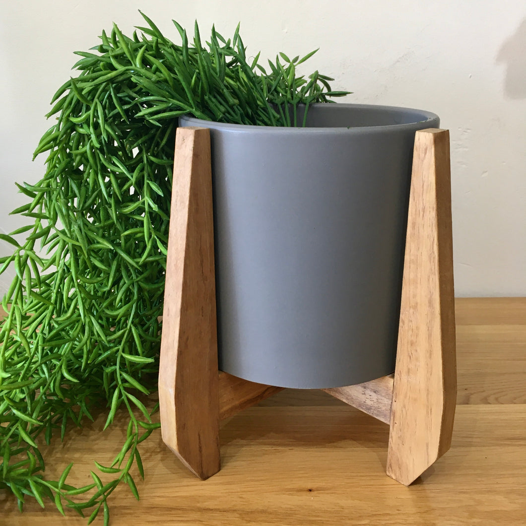 Plant pots - With timber stand